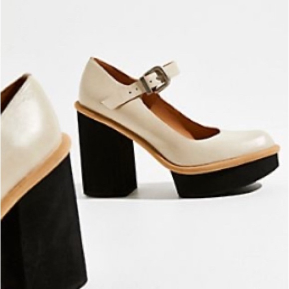 Maggie Mary Jane Platform Heel NWOB